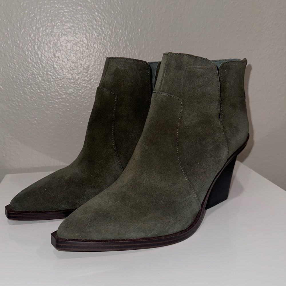 Vince Camuto Olive Booties Size 7.5